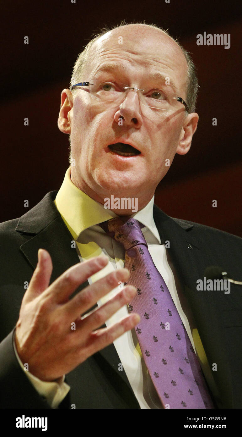 John Swinney MSP, Segretario di Gabinetto per le Finanze, si rivolge alla conferenza nazionale annuale del Partito nazionale scozzese (SNP) presso la Sala dei Concerti di Perth in Scozia. Foto Stock