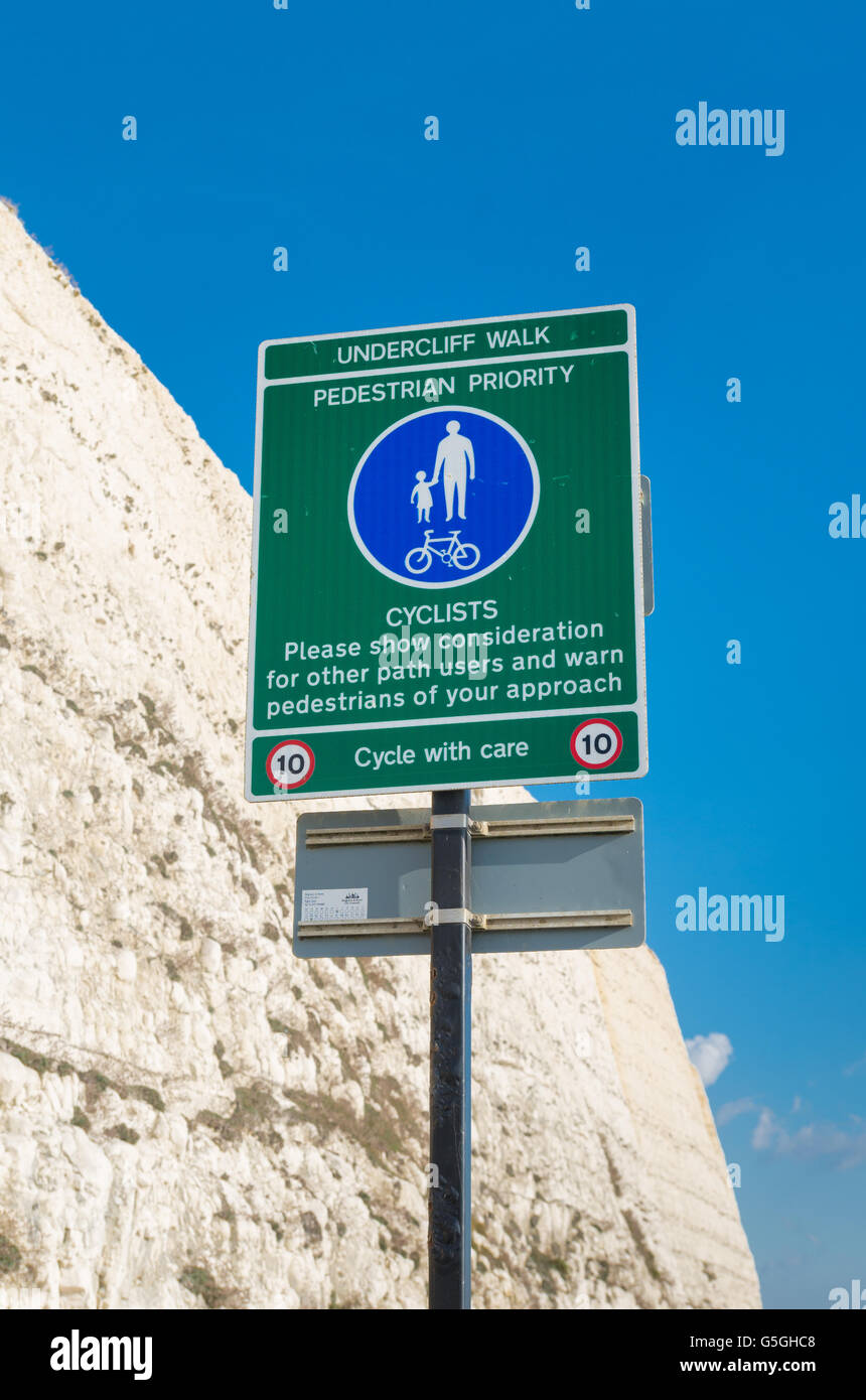 Undercliff a piedi e il percorso di un ciclista in Brighton, Regno Unito Foto Stock