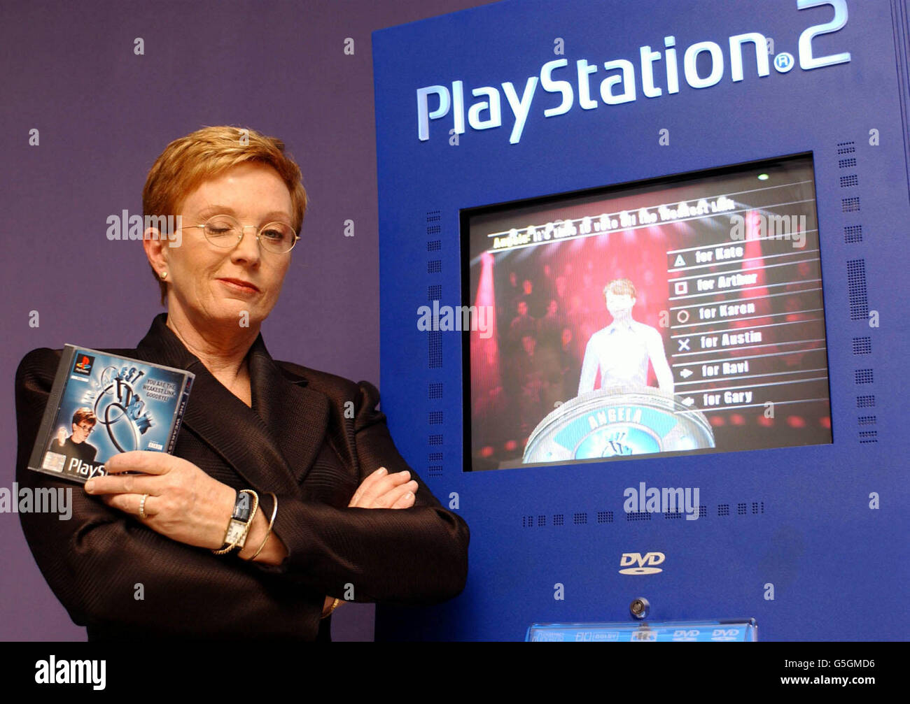 Anne Robinson, l'ospite del quiz show, lancia un gioco per computer per PlayStation 2 del suo show televisivo di quiz sul collegamento più debole nel centro di Londra. Foto Stock