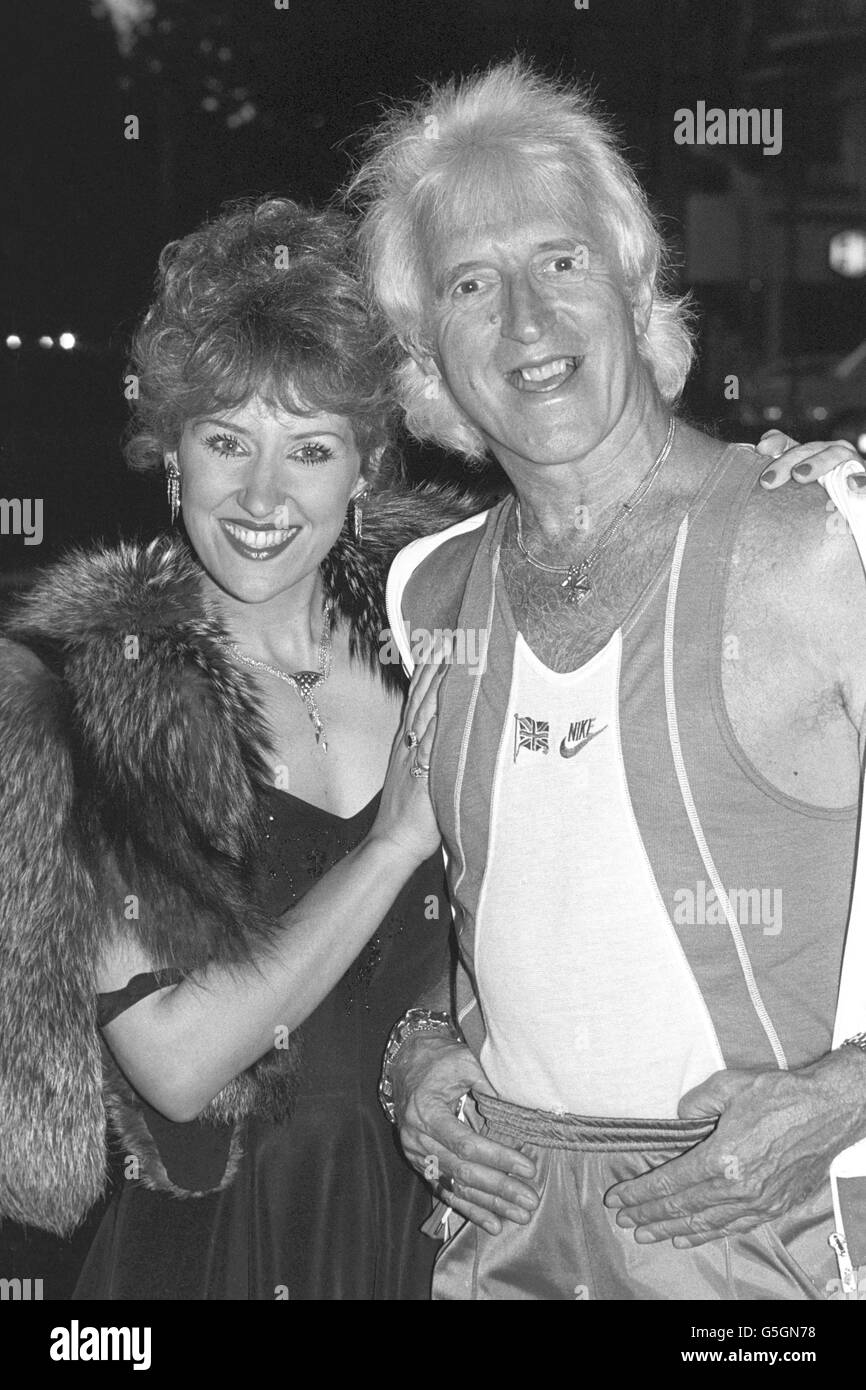 Intrattenimento - stelle della TV - Anita Dobson e Jimmy Savile - Hilton Hotel, Londra Foto Stock