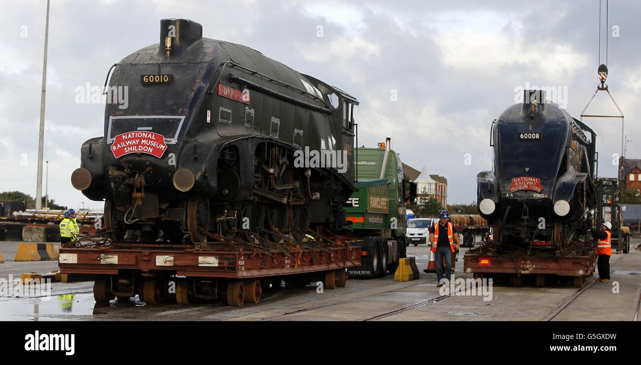 Le sorelle transatlantiche della Mallard, la locomotiva a vapore più veloce del mondo, arrivano a Peel Port, Liverpool, il Dominion of Canada e Dwight D Eisenhower, tornano nel Regno Unito per la prima volta in oltre mezzo secolo. Foto Stock