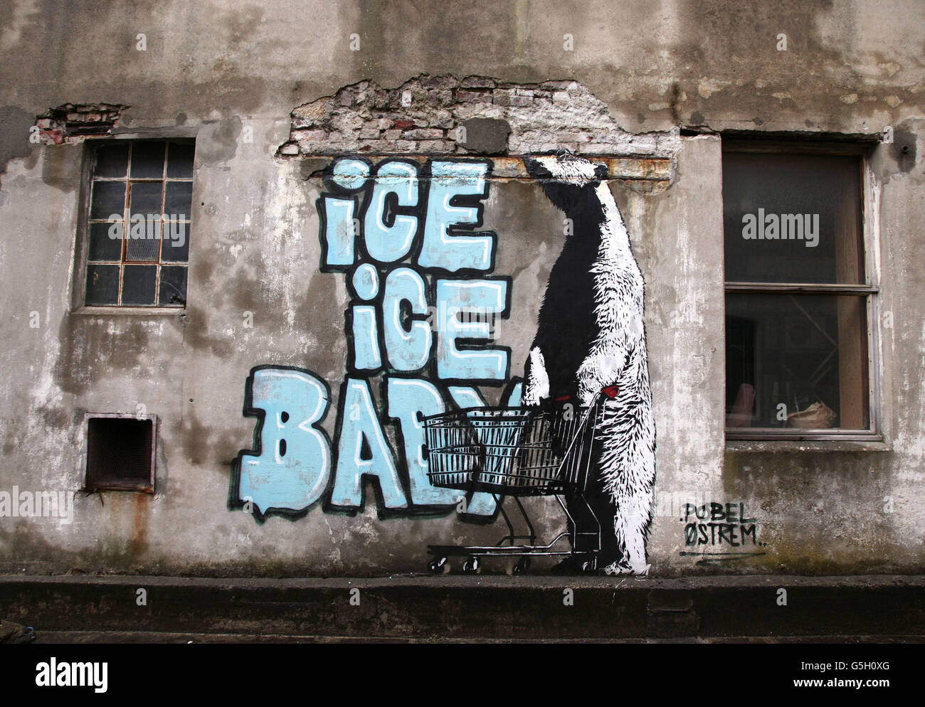 Un pezzo di graffiti degli artisti di strada norvegesi Pobel e Ostrem a Stavanger, Norvegia. PREMERE ASSOCIAZIONE foto. Data immagine: Venerdì 28 settembre 2012. Il credito fotografico dovrebbe essere: Filo Yui Mok/PA Foto Stock