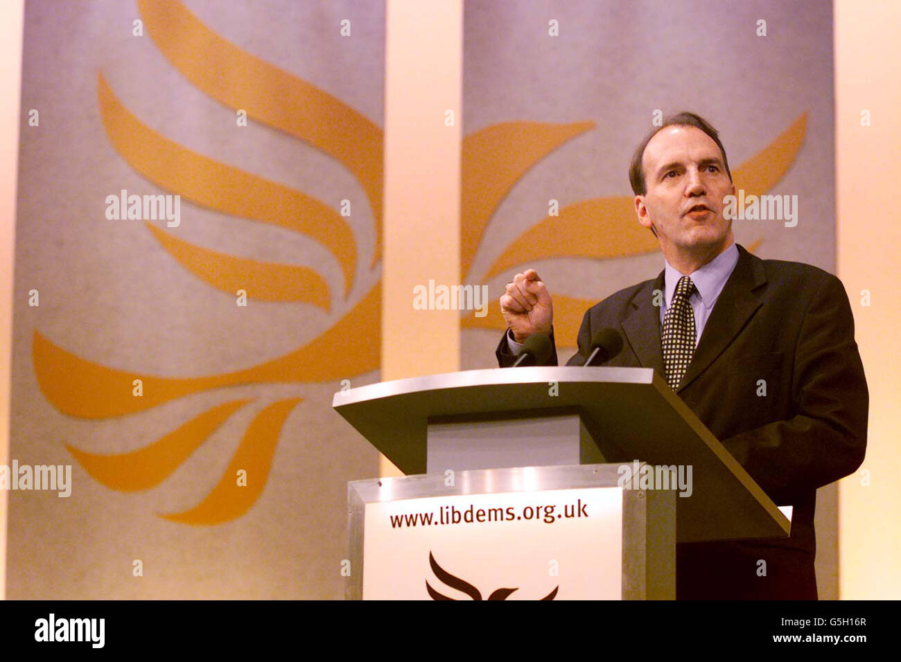 Simon Hughes, portavoce degli affari interni di Lib DEM, interviene alla conferenza annuale del Partito liberaldemocratico a Bournemouth. Foto Stock