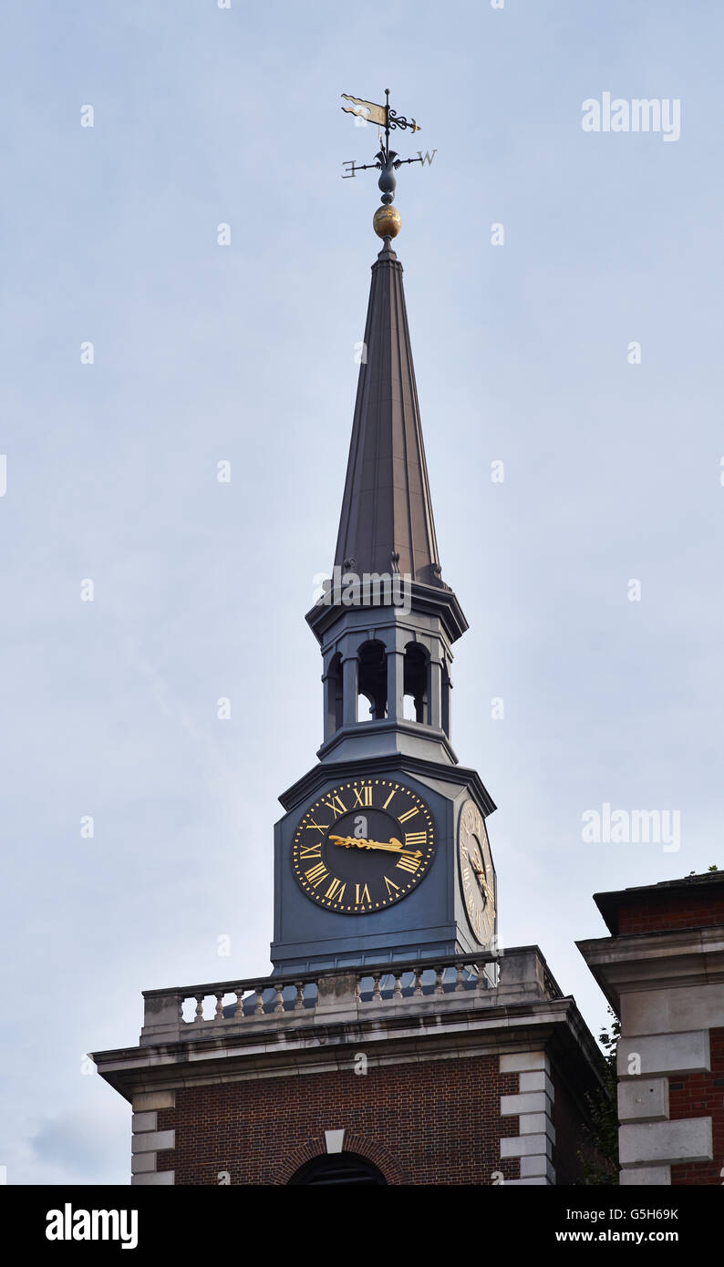 St James PIccadilly, chiesa di Londra da Christopher Wren. Guglia in fibra di vetro Foto Stock
