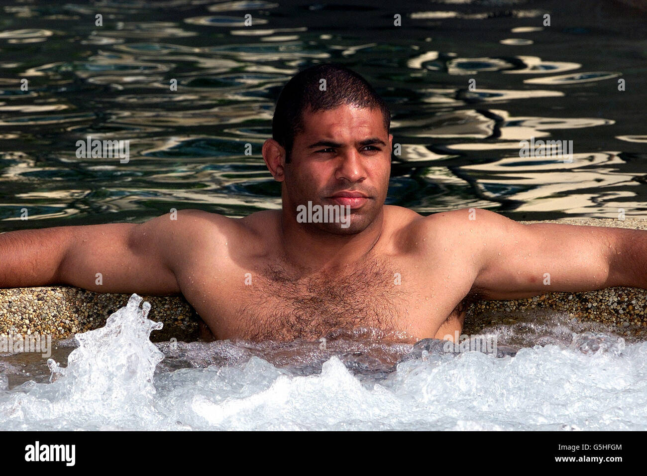 British Lions - Colin Charvis rilassarsi in piscina durante il tour in Australia. Foto David Davies.. Foto Stock