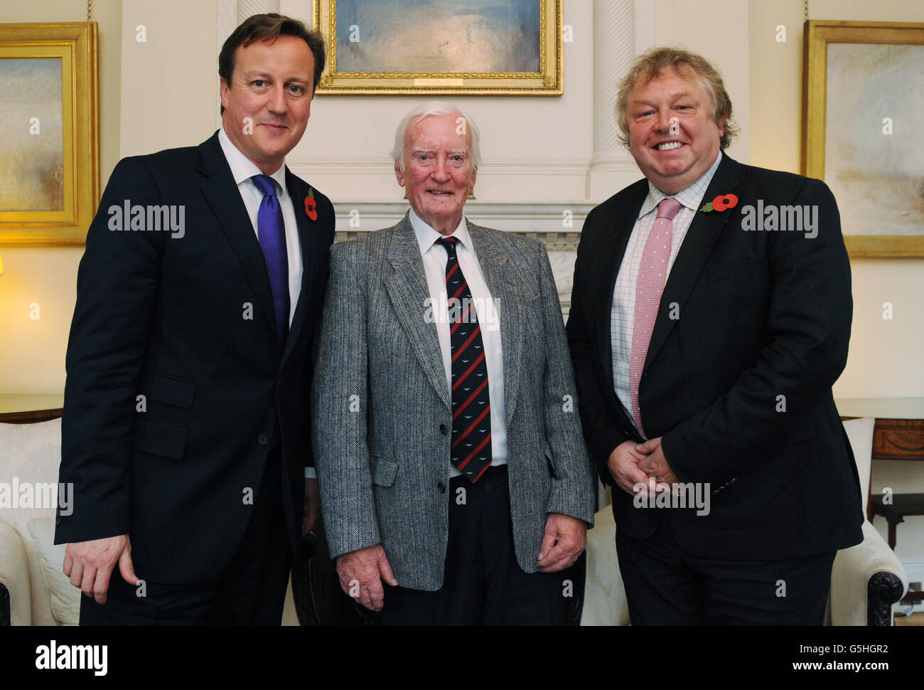 Il primo ministro David Cameron, Leslie Valentine e il presentatore della LBC Nick Ferrari a Downing Street. Foto Stock