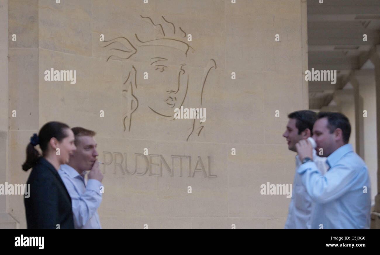 Il quartier generale britannico di Prudential a Londra, come è stato annunciato che il gigante delle assicurazioni è quello di assalto 2,100 posti di lavoro in tutto il Regno Unito, con più di 400 posti di lavoro persi in Scozia a seguito di una revisione strategica della sua attività. *...la cifra comprende 1,000 licenziamenti obbligatori, con tagli che rappresentano oltre il 20% dell'attuale organico di 9,500 persone. Foto Stock
