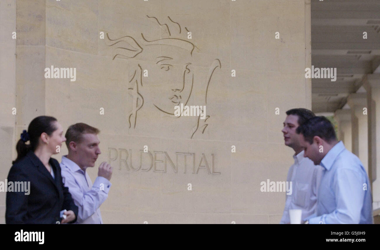 Il quartier generale britannico di Prudential a Londra, come è stato annunciato che il gigante delle assicurazioni è quello di assalto 2,100 posti di lavoro in tutto il Regno Unito, con più di 400 posti di lavoro persi in Scozia a seguito di una revisione strategica della sua attività. *...la cifra comprende 1,000 licenziamenti obbligatori, con tagli che rappresentano oltre il 20% dell'attuale organico di 9,500 persone. Foto Stock