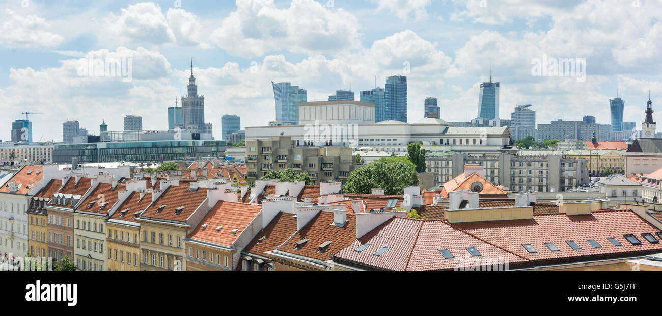 Varsavia, Polonia - 16 giugno: Varsavia cityline panorama con vista di Novi svijet tetti e palazzi Foto Stock