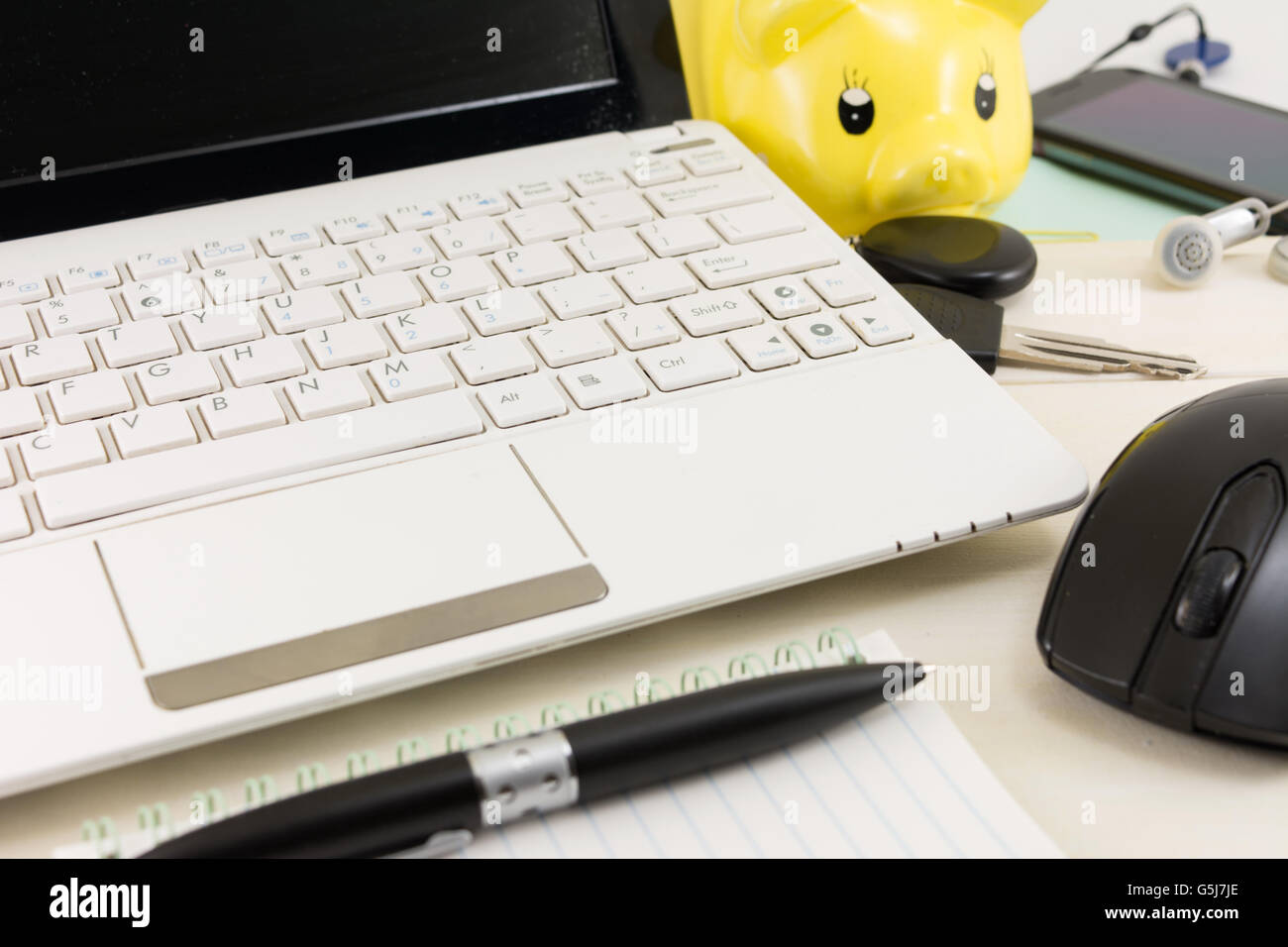 Accessori per ufficio vicino. Giornata in ufficio abstract Foto Stock