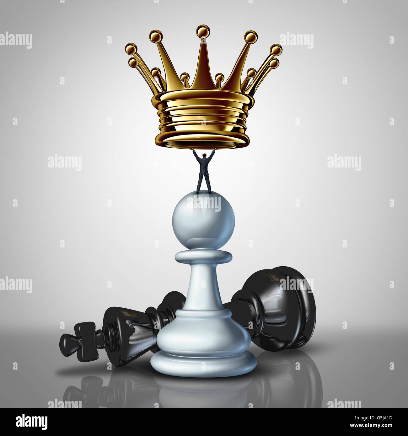 Una forte leadership aziendale il concetto di strategia come un imprenditore di carica in piedi su una pedina di scacchi il sollevamento di una corona d'oro come un Foto Stock