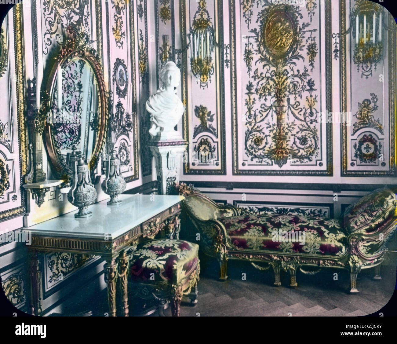 Ankleidezimmer im Neuen Schloß Herrenchiemsee in Herrenchiemsee in Bayern. Spogliatoio al nuovo castello Herrenchiemsee a Herrenchiemsee in Baviera. Foto Stock