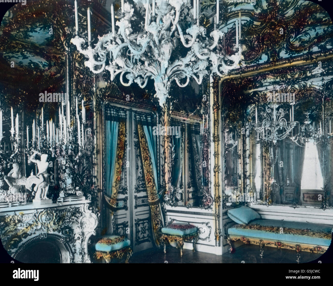 Hellblaue Das Zimmer im Neuen Schloß Herrenchiemsee in Herrenchiemsee in Bayern. La luce blu room presso il nuovo castello Herrenchiemsee a Herrenchiemsee in Baviera. Foto Stock