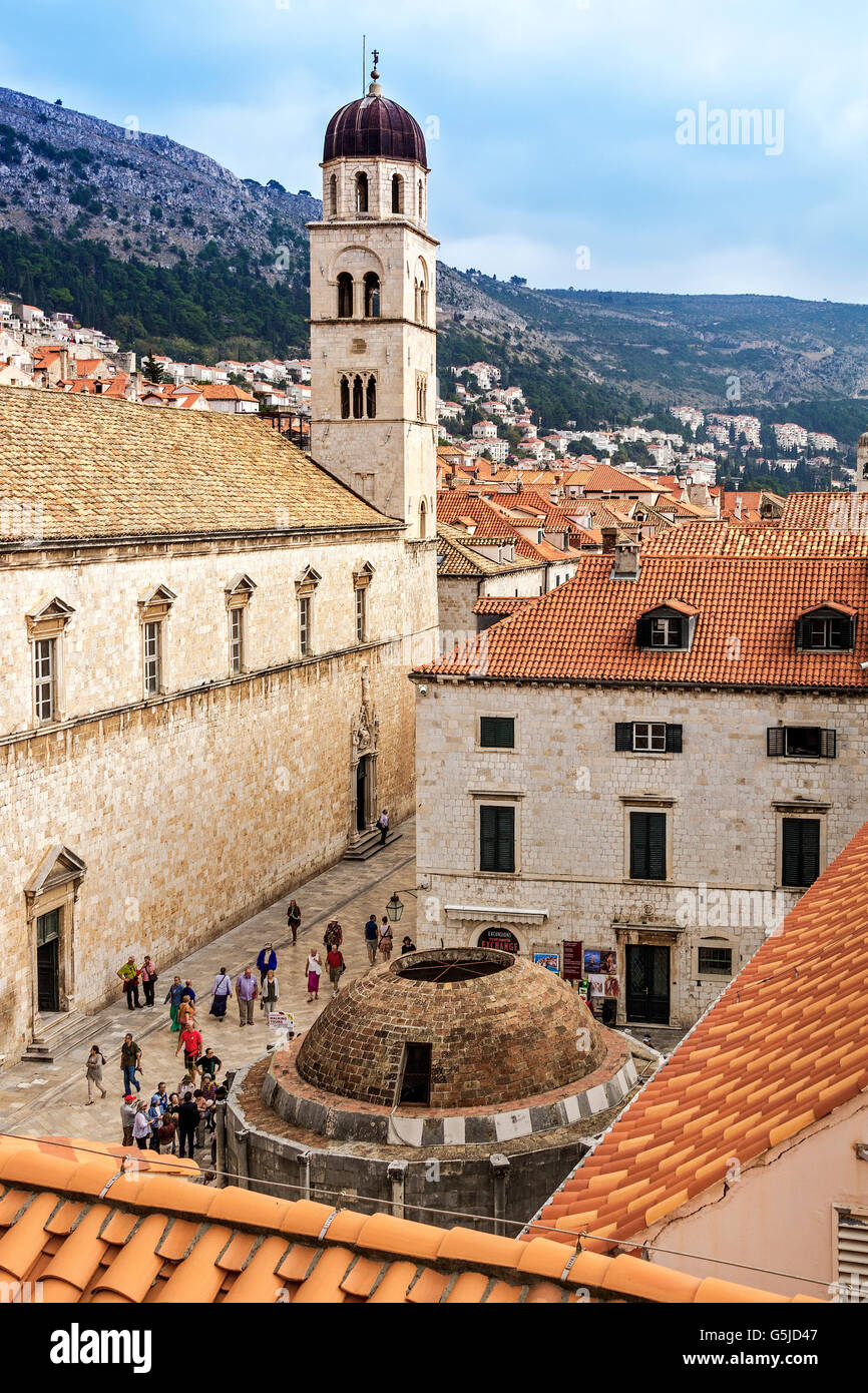 Il monastero francescano e la grande fontana di Onofrio Dubrovnik Croazia Foto Stock