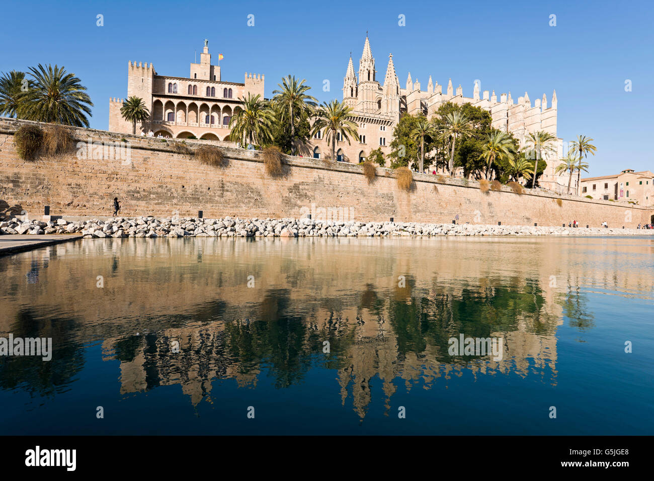 Vista orizzontale della Cattedrale di Santa Maria di Palma, aka La Seu, a Maiorca. Foto Stock