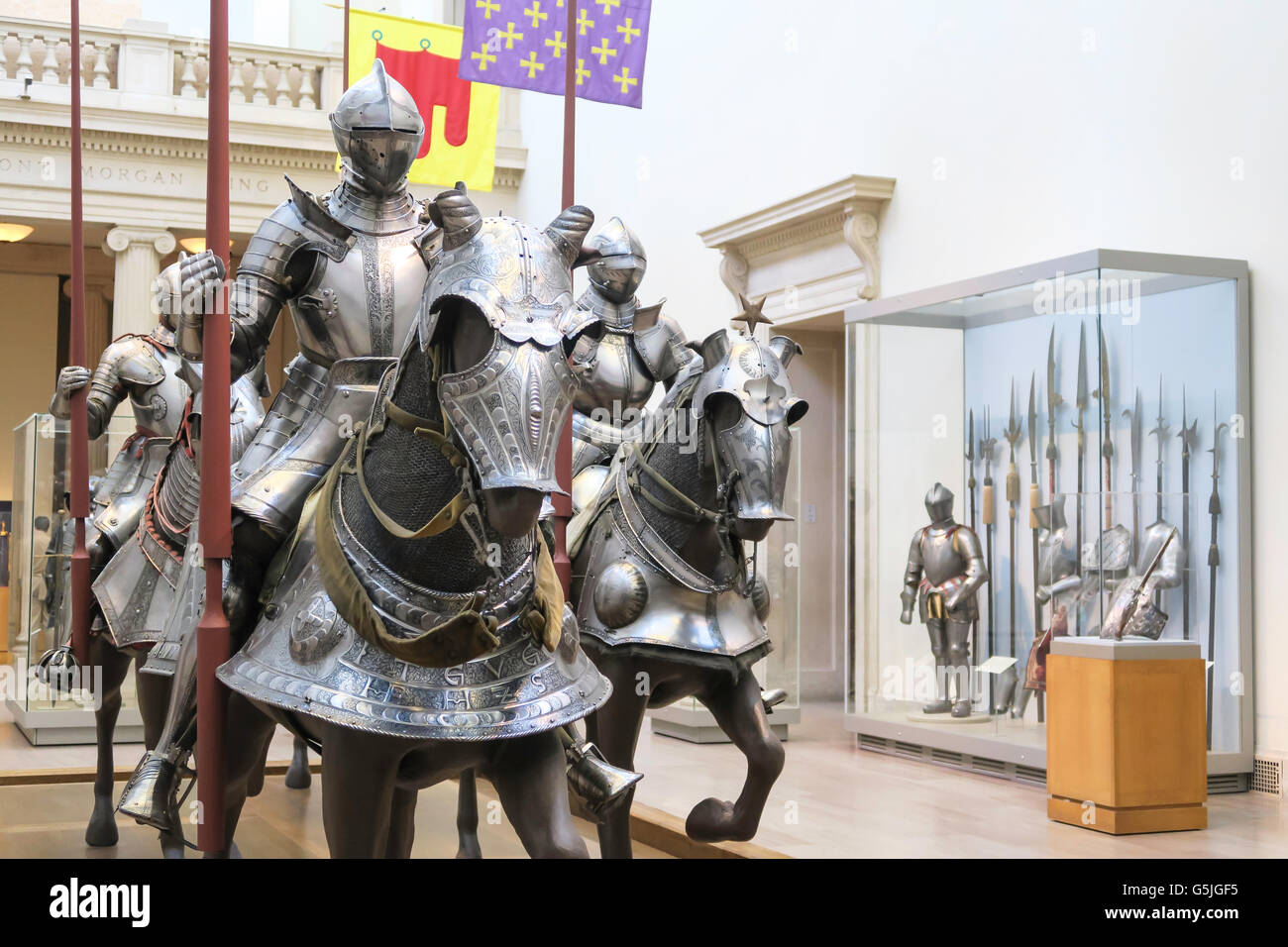 Il Metropolitan Museum of Art, Equestrian Court, Arms and Armor, New York City, Stati Uniti (USA) Foto Stock