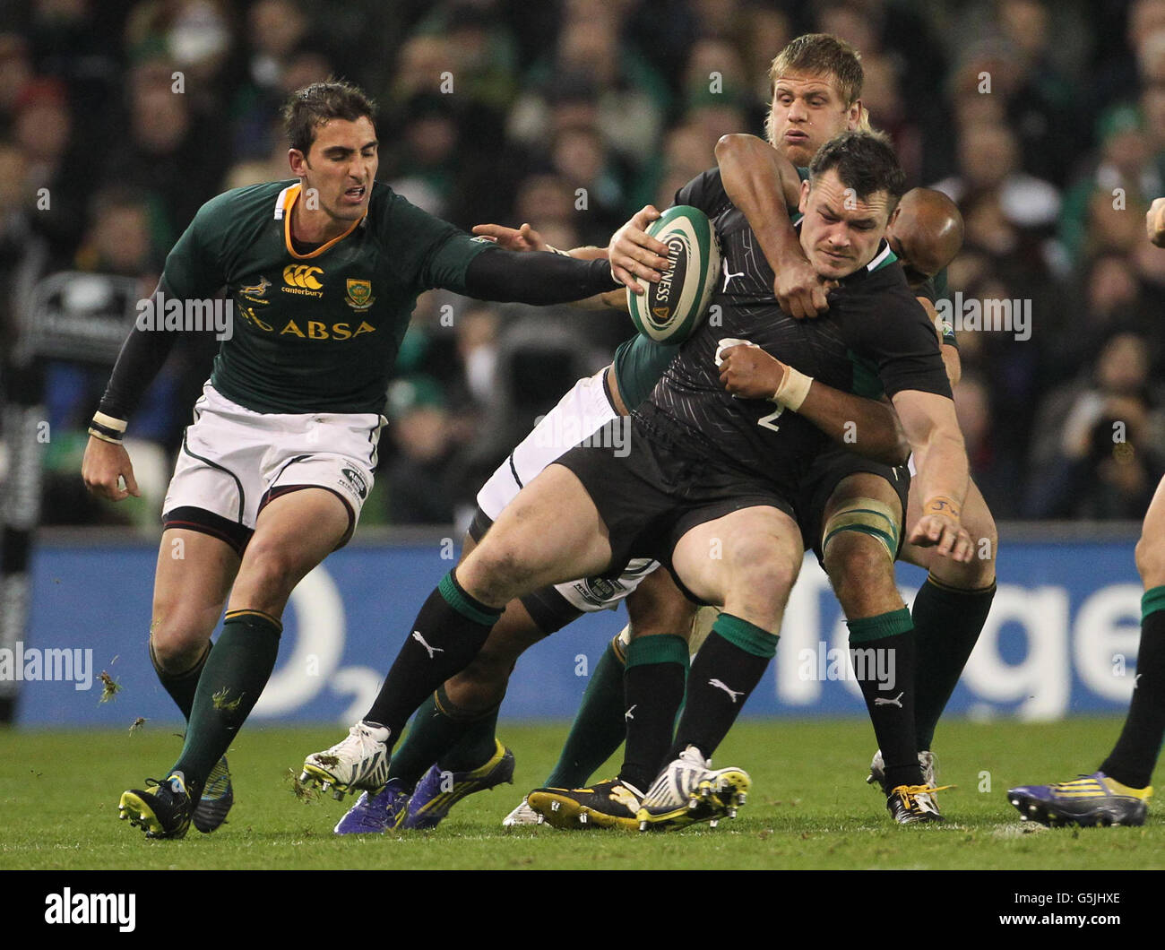 Rugby Union - Guinness Series - Irlanda / Sudafrica - Aviva Stadium. Simon  Zebo in Irlanda e Zane Kirchner in Sudafrica durante la partita della Guinness  Series all'Aviva Stadium di Dublino Foto stock - Alamy