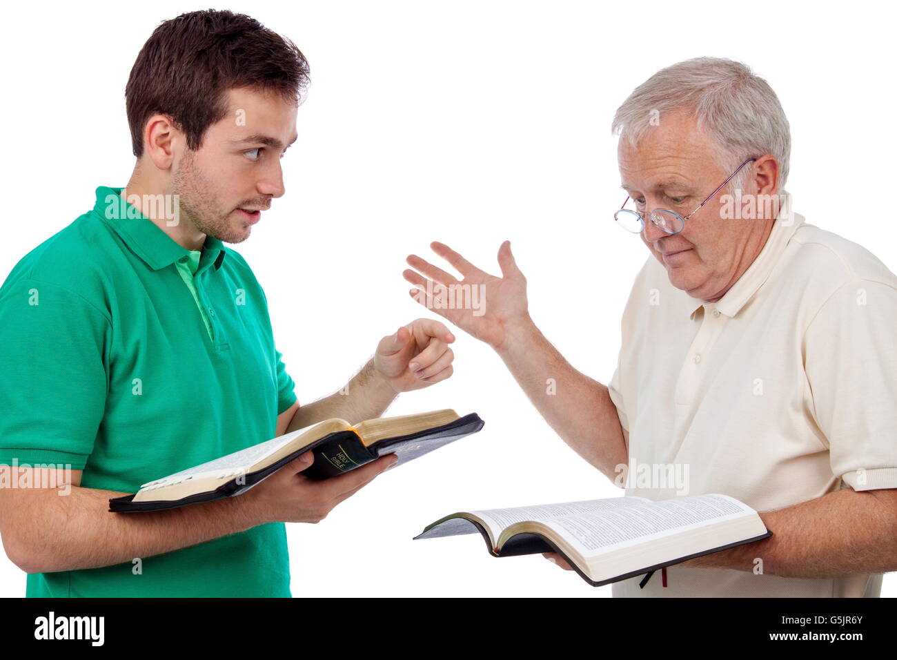 Giovane uomo condividendo le parole di Dio con un uomo vecchio Foto Stock
