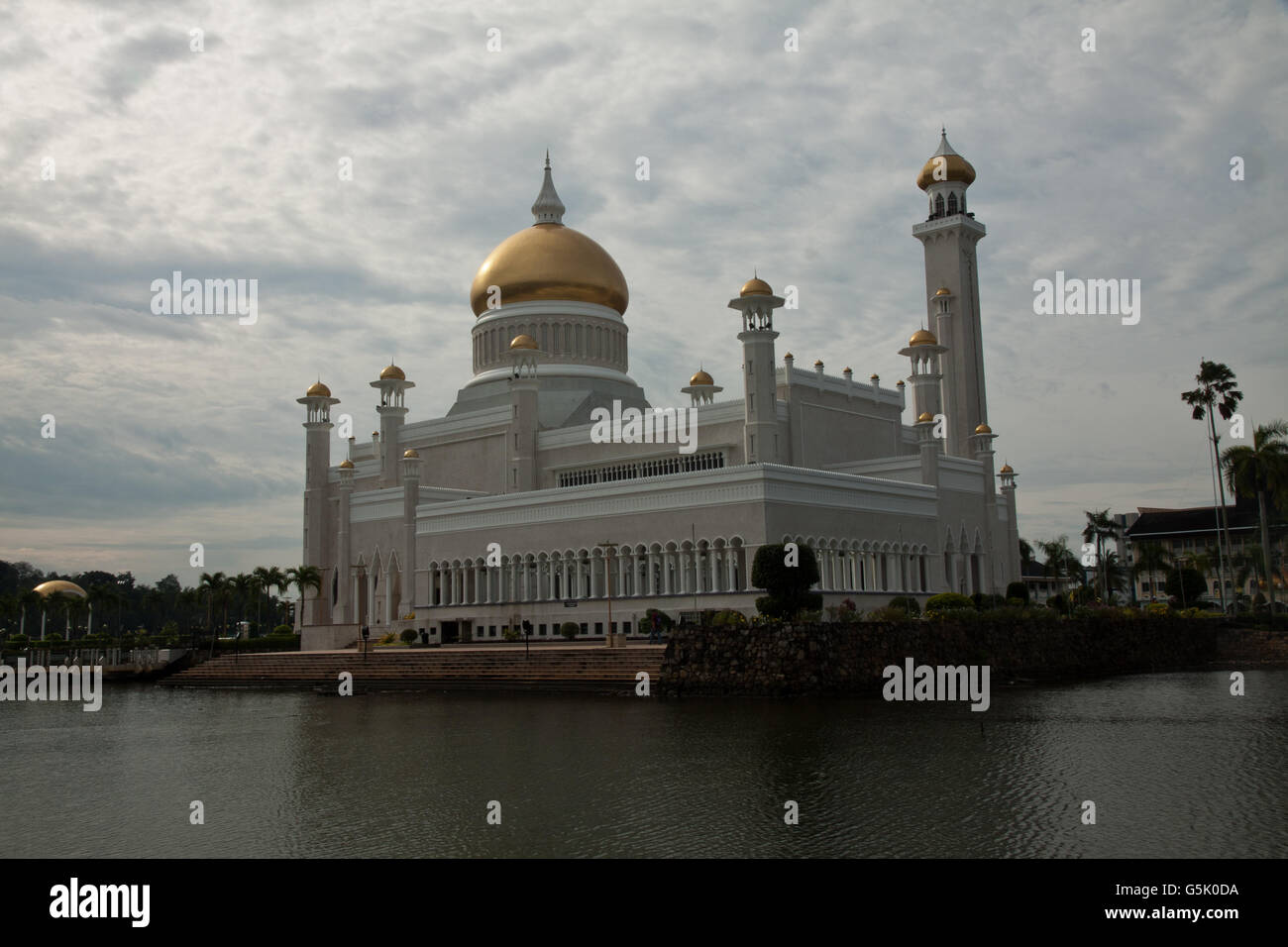 Il sultano Omar Ali Saifuddin Moschea in Bandar Seri Begawan - Brunei Foto Stock