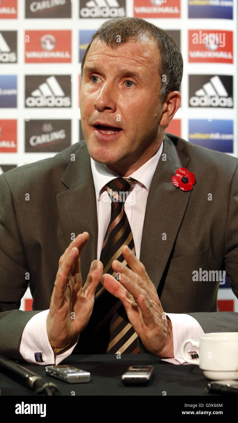 Stewart Regan Chief Executive della Scottish Football Association durante una conferenza stampa a Hampden Park, Glasgow. Foto Stock