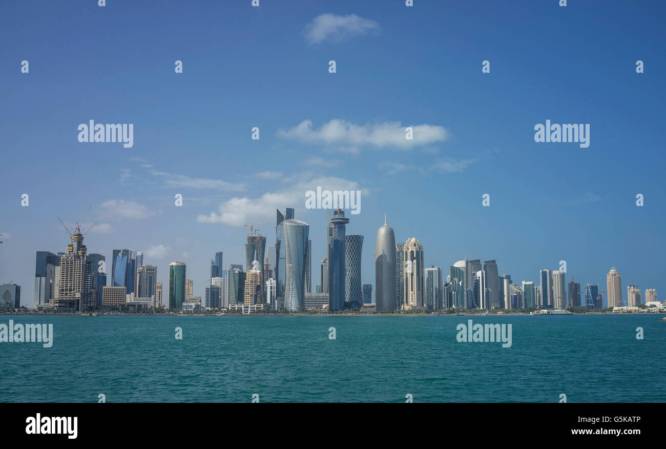 Doha skyline della città sul lungomare, Doha, Qatar Foto Stock