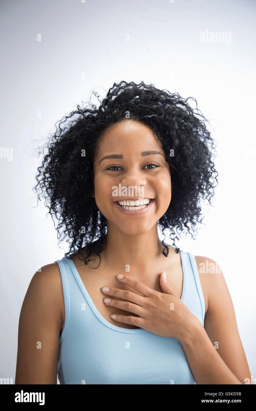 African American donna sorridente Foto Stock