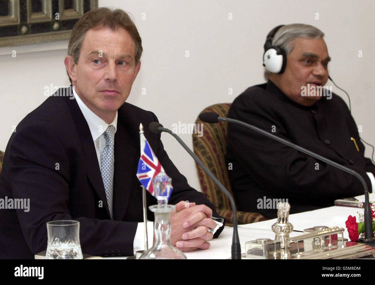 Il primo ministro britannico Tony Blair ha avuto una conferenza stampa con il suo omologo indiano Atal Behari Vajpayee all'inizio di colloqui volti a calmare l'attuale situazione tra India e Pakistan a Delhi, in India. Foto Stock