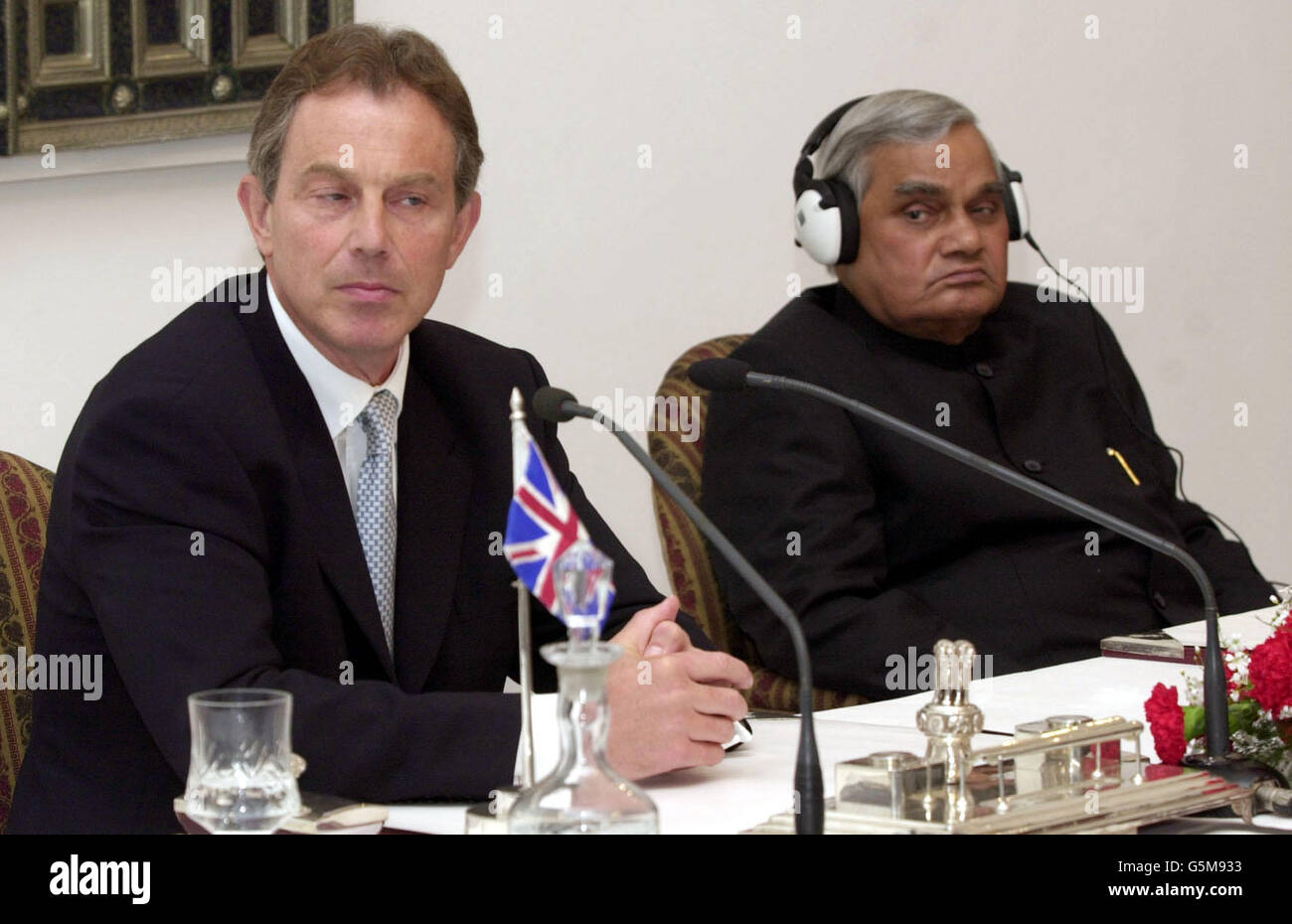 Il primo ministro britannico Tony Blair ha indetto una conferenza stampa con il suo omologo indiano Atal Behari Vajpayee all'inizio dei colloqui volti a calmare l'attuale situazione tra India e Pakistan a Delhi. Foto Stock