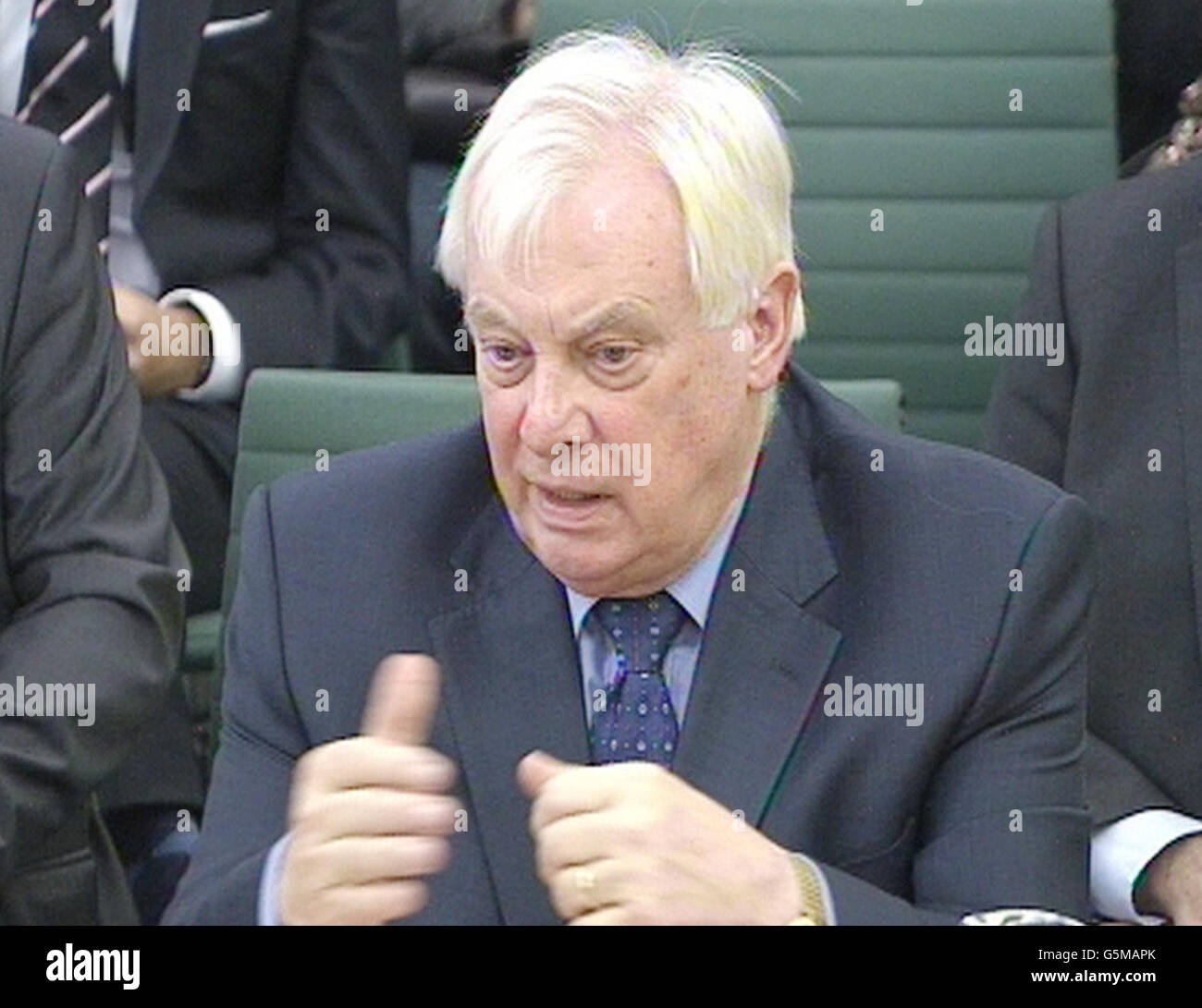 Il presidente della BBC Trust Lord Patten fornisce prove al Commons Culture, Media and Sport Commons Committee, a Portcullis House, Londra. Foto Stock