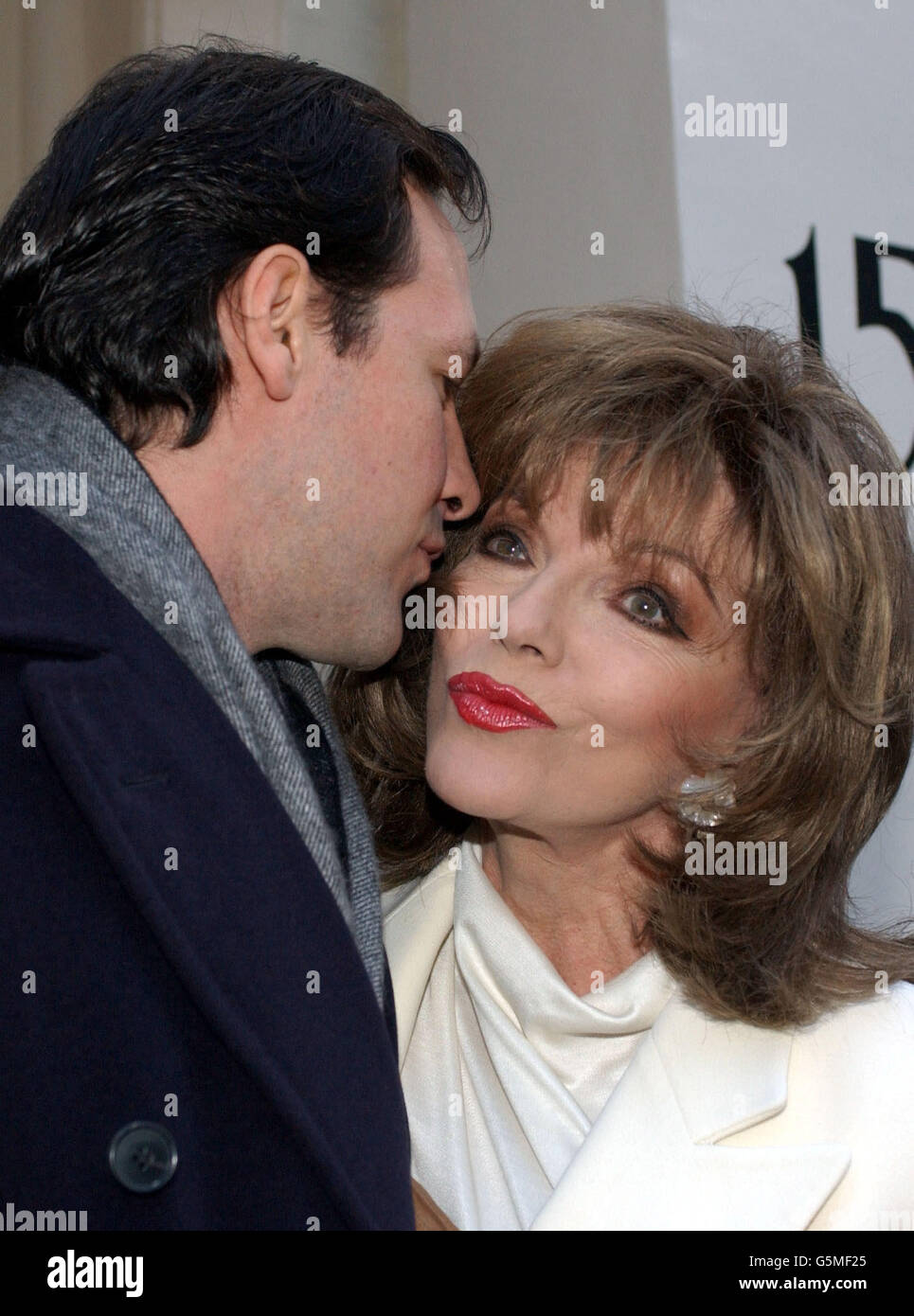 Joan collins e il suo fidanzato percy gibson immagini e fotografie