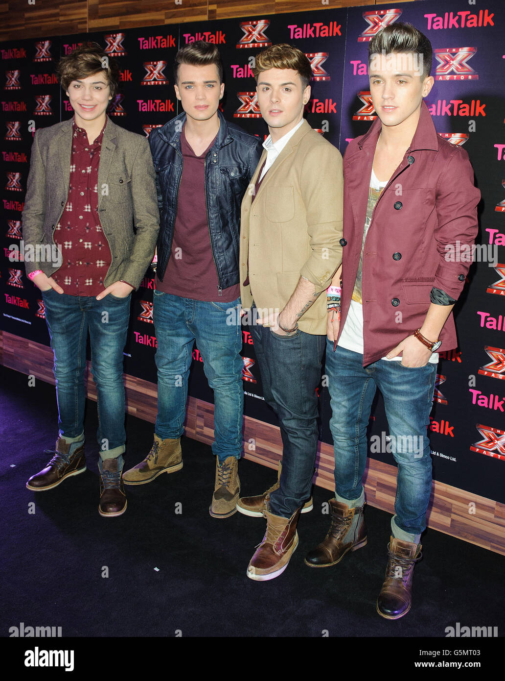 X Factor finalisti Union J (da sinistra a destra) George Shelley, Josh Cuthbert, Jaymi Hensley e Jamie Hamblett ad una fotocellula prima del concerto segreto di X Factor, a Talk Talk, a Soho, nel centro di Londra. Foto Stock