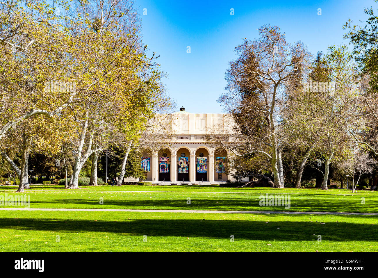 Marston quadrangolo e ponti Auditorium presso il Pomona College parte della Claremont Colleges in California Foto Stock