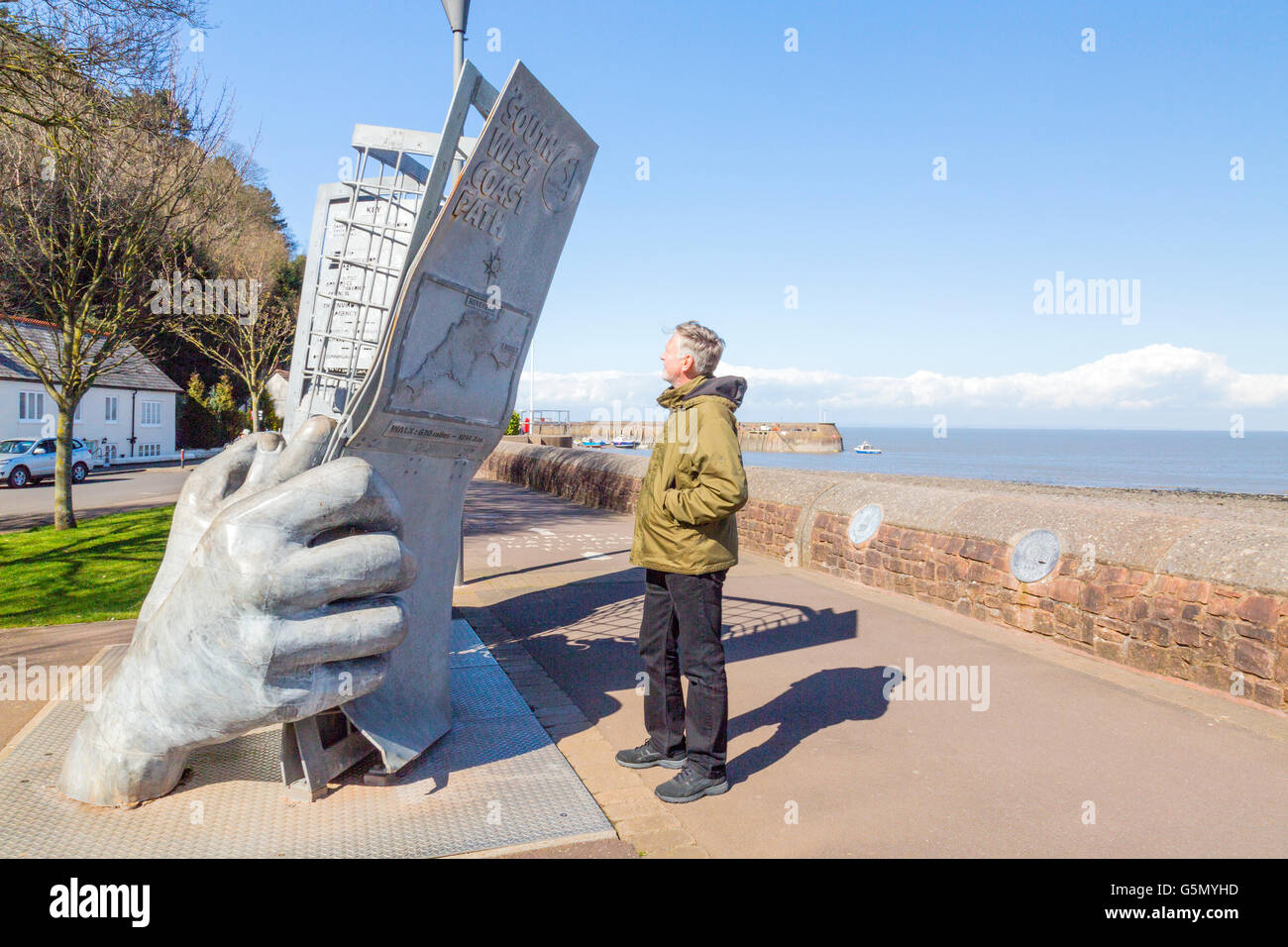 Scultura di metallo che segna l' inizio della 630 miglia di costa del sud-ovest percorso in Minehead, Somerset, Inghilterra, Regno Unito Foto Stock