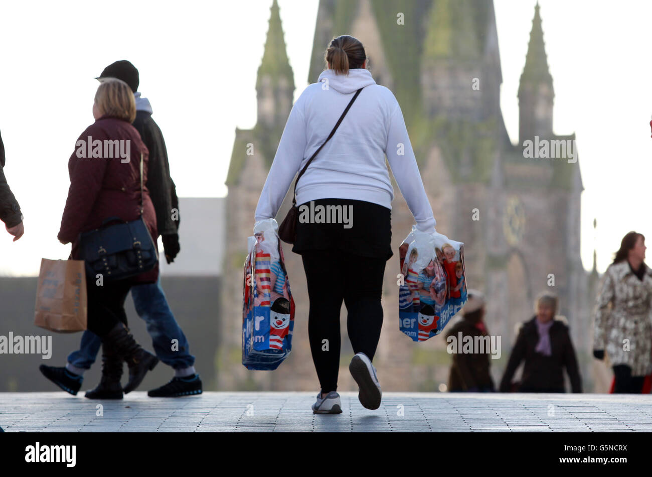 Shopping stock. Acquisti pre Natale nel centro di Birmingham oggi. Foto Stock