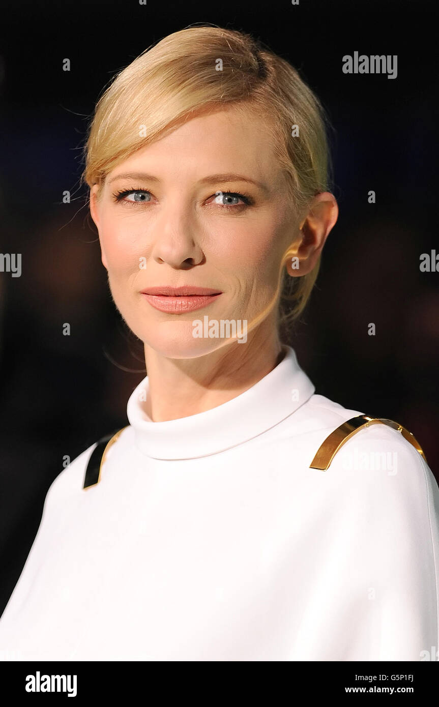 Cate Blanchett in arrivo per la prima britannica del Hobbit: Un viaggio inatteso alla piazza Odeon Leicester, Londra. Foto Stock