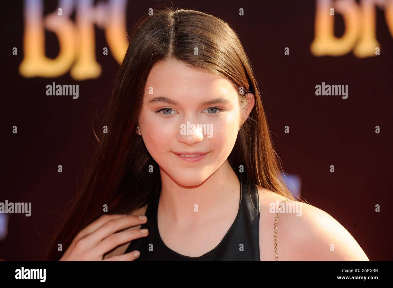 Los Angeles, CA, Stati Uniti d'America. Il 21 giugno, 2016. Chloe Oriente presso gli arrivi per la BFG (Big Friendly Giant) Premiere, El Capitan theater, Los Angeles, CA 21 Giugno 2016. © Jared Milgrim/Everett raccolta/Alamy Live News Foto Stock