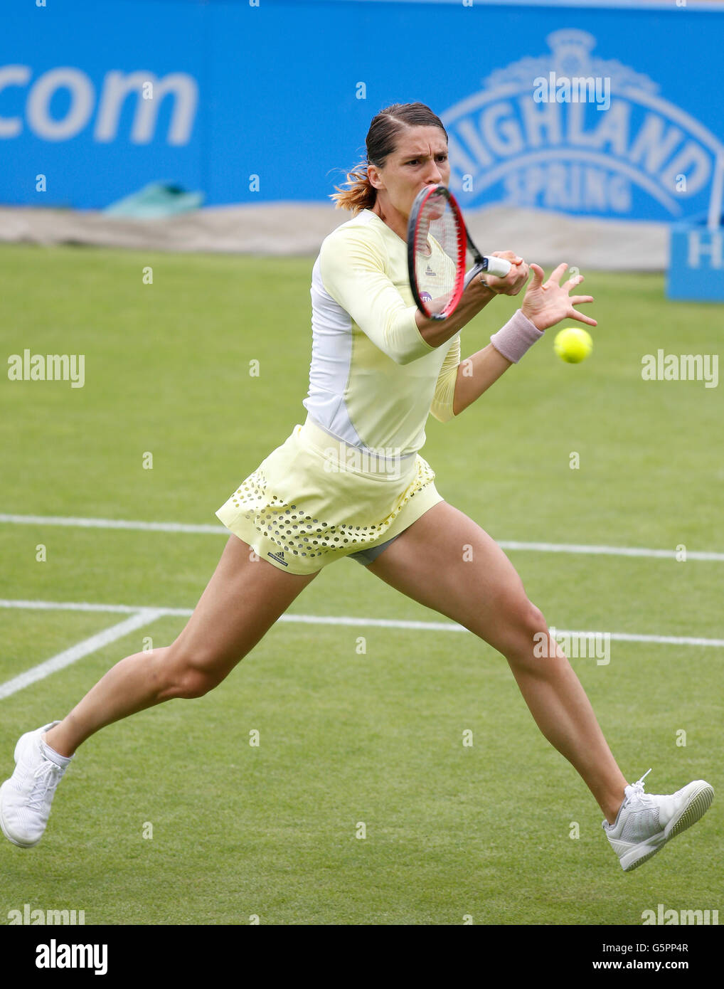 Eastbourne, Regno Unito. Il 23 giugno, 2016. Aegon International Eastbourne Tennis Tournament. Andrea Petkovic (GER) restituisce come ella è battuto da Ekaterina Makarova (RUS) da un punteggio 3-6, 6-4, 6-0 nel loro Quarti di Finale corrispondono a Devonshire Park. Credito: Azione Sport Plus/Alamy Live News Foto Stock
