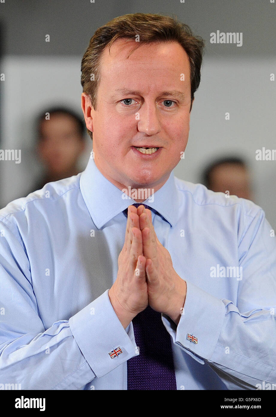 Il primo Ministro David Cameron parla agli imprenditori in occasione di un evento PM Direct presso la Media Factory di Preston. Foto Stock