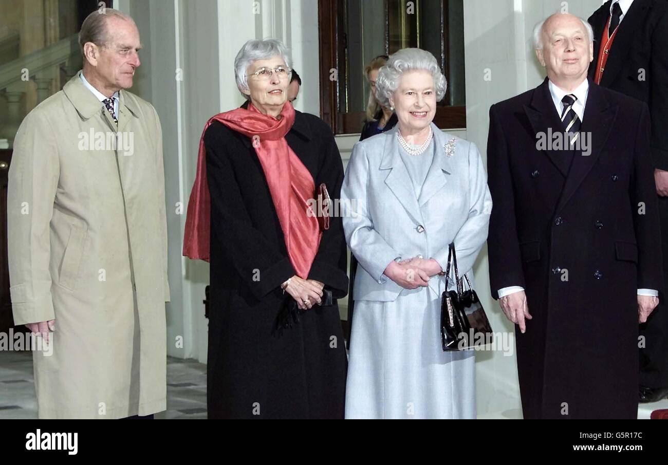 La regina Elisabetta II e Ungheria il Presidente Madl Foto Stock