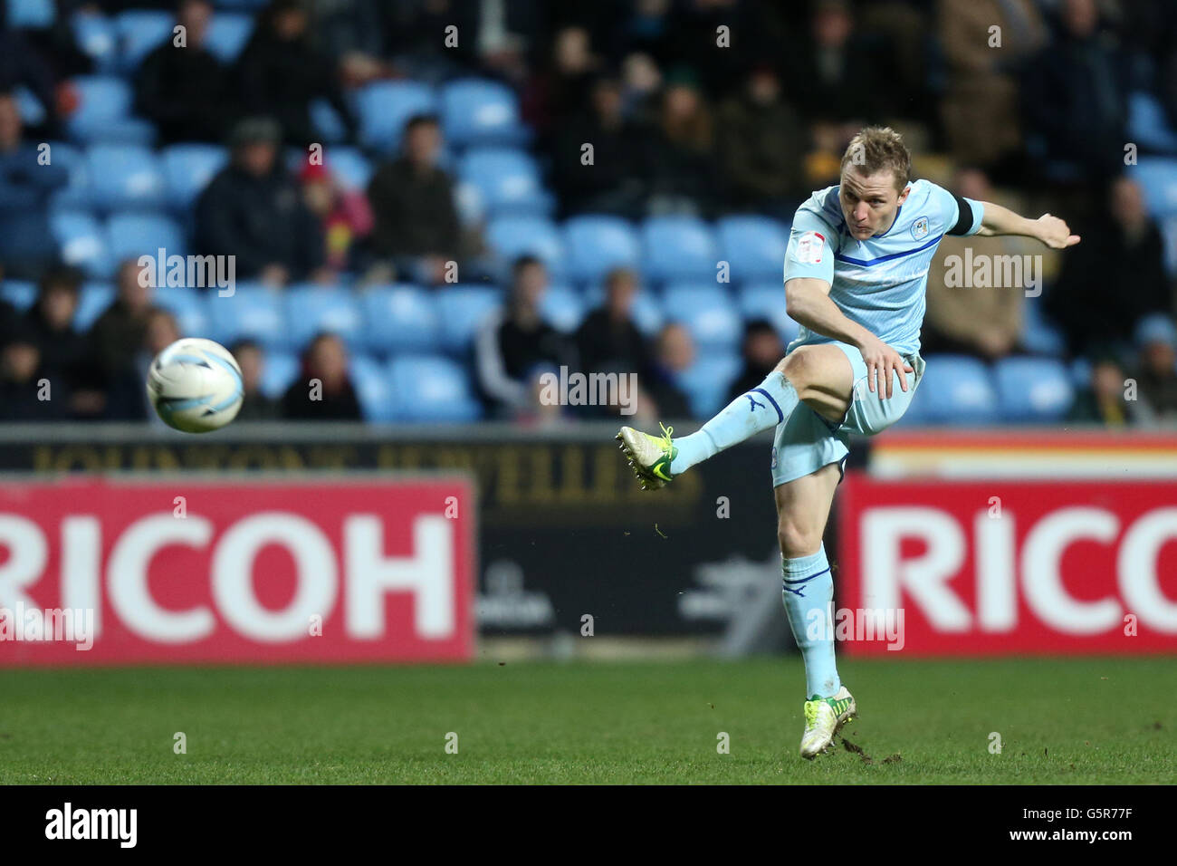 Calcio - Npower Football League One - Coventry City v Shrewsbury Town - Ricoh Arena. Gary McSheffrey di Coventry City ha un colpo sul gol Foto Stock