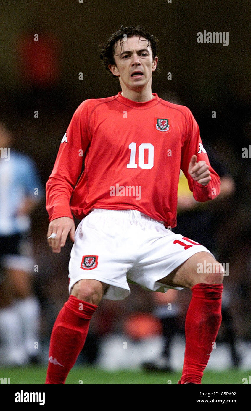 CALCIO GALLES SIMON DAVIES. Galles - Simon Davies in azione nell'International friendly Against Argentina al Millennium Stadium di Cardiff. Foto Stock