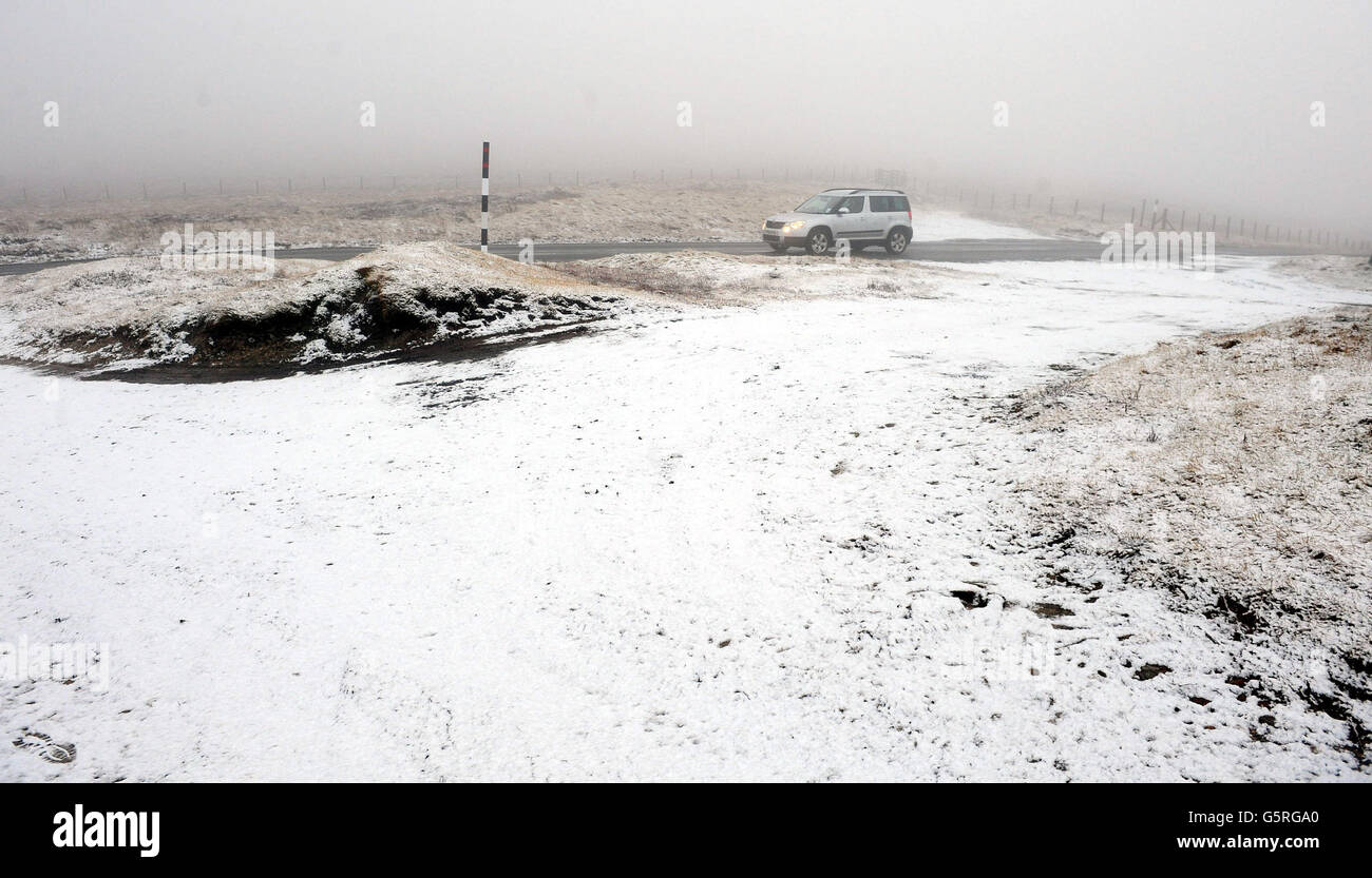 Una leggera copertura di neve sul confine del Northumberland oggi con previsioni di neve molto più pesanti nel fine settimana. Foto Stock