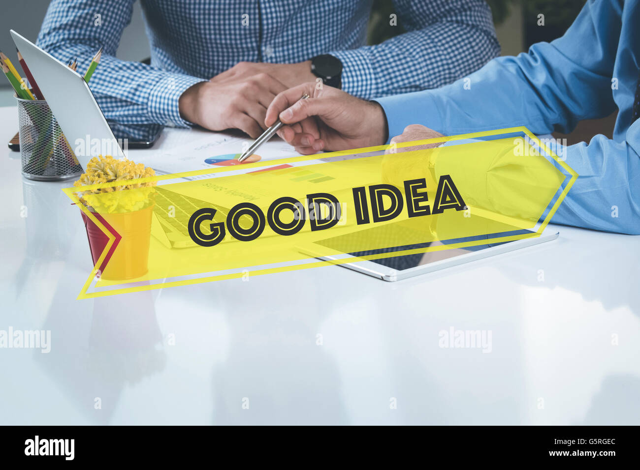 BUSINESS UFFICIO DI LAVORO buona idea del lavoro di squadra concetto di brainstorming Foto Stock