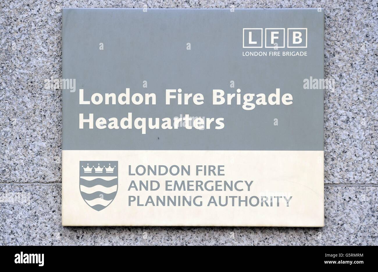 Vista generale del quartier generale di London Fire Brigade, in quanto sono stati svelati i piani per chiudere 12 stazioni di vigili del fuoco a Londra con la perdita di 520 posti di lavoro per risparmiare &sterline;45 milioni nei prossimi due anni. Foto Stock