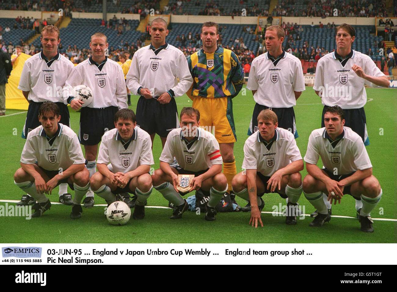 03 GIUGNO 95. Inghilterra / Giappone Umbro Cup Wembley. Gruppo di squadra dell'Inghilterra ha sparato Foto Stock