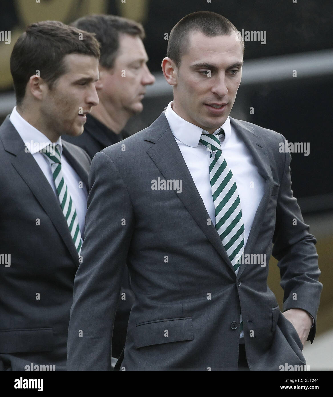 Scott Brown di Celtic partecipa ai funerali dell'ex assistente manager celtico Sean Fallon alla chiesa di Cristo Re a Glasgow, Scozia. Foto Stock