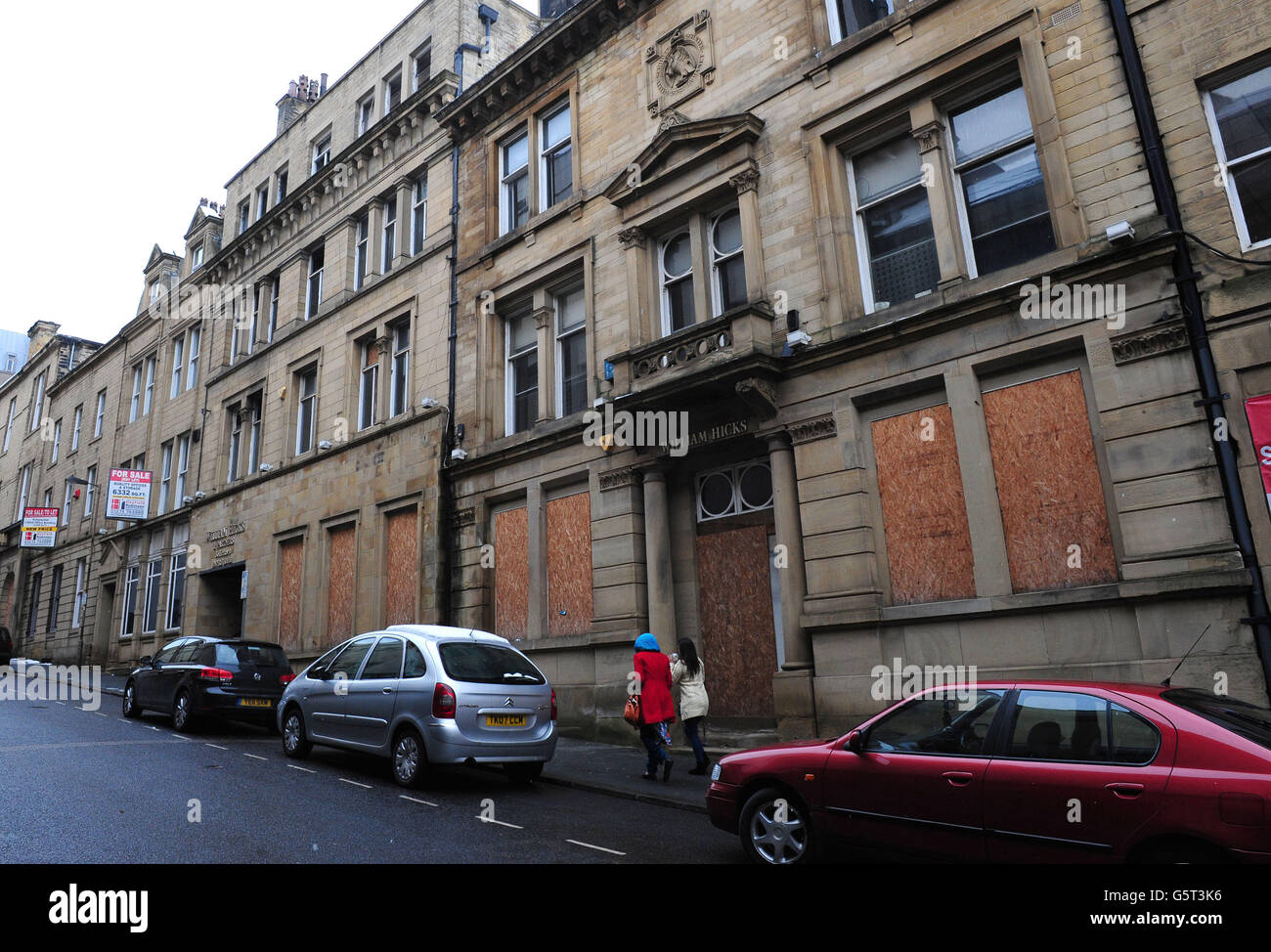 Una visione generale degli edifici risalenti al centro di Bradford, come la maggior parte degli acquirenti, degli studenti e dei lavoratori del negozio nel centro della città ha detto che le cupe figure di oggi non li sorpresero e non fecero nulla per sollevare il loro pessimismo circa le prospettive per l'economia. Foto Stock