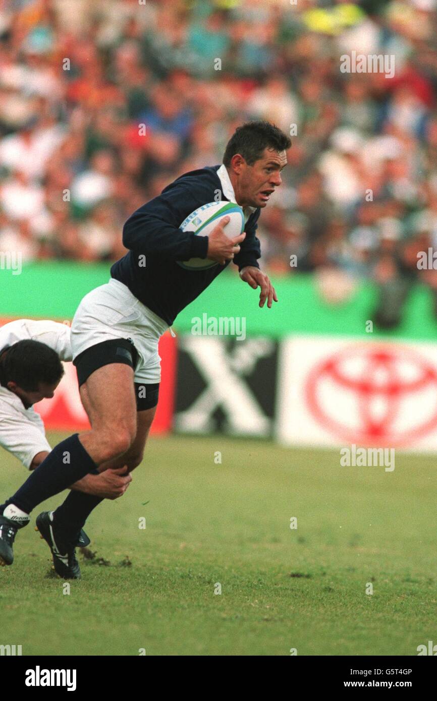 Rugby Union World Cup 1995 - Scozia / N. Z.. Scozia Capitano Gavin Hastings in azione nel suo ultimo gioco per il suo paese Foto Stock