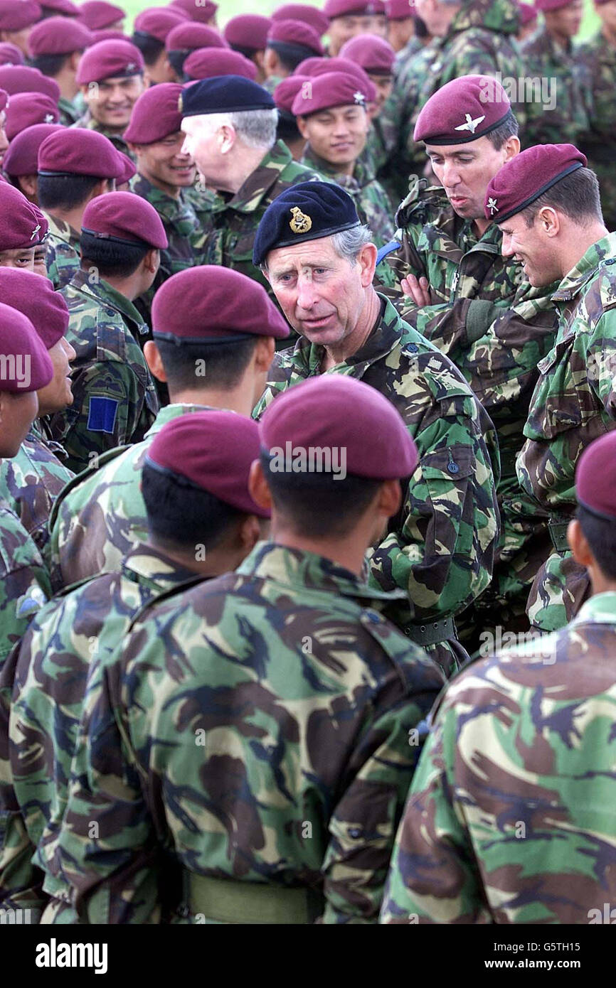 Il Principe di Galles con C Gurkha Company Foto Stock