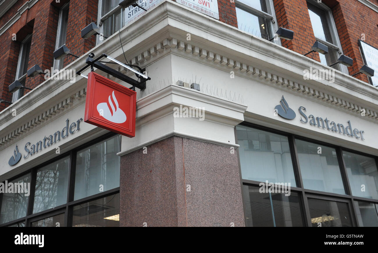 Fotografie di borsa di un ramo della banca Santander in Victoria Street, Londra oggi. Foto Stock